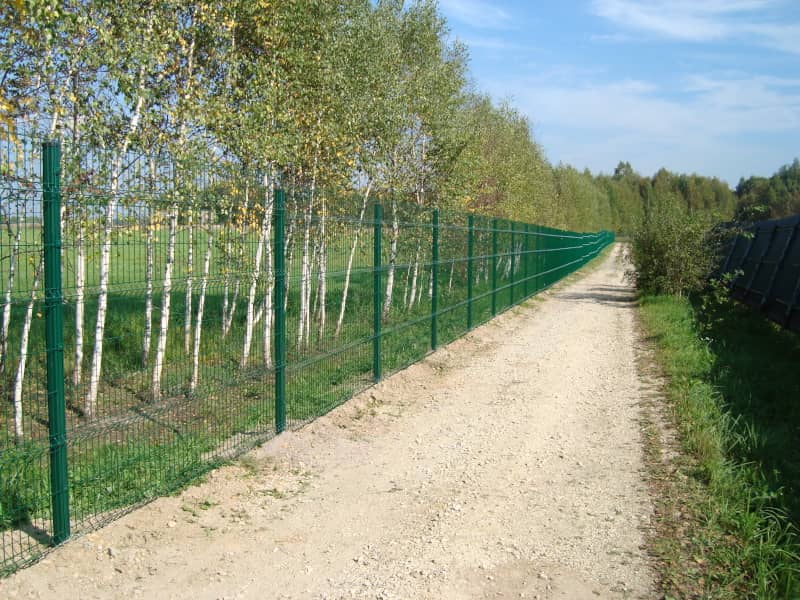 Сетчатый забор DoorHan в Сыктывкаре с установкой