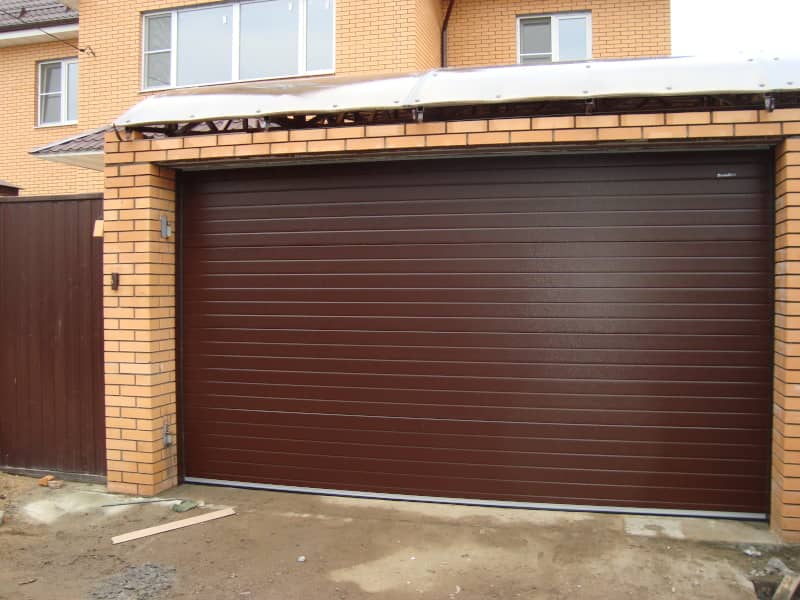 Секционные ворота DoorHan в Сыктывкаре с установкой