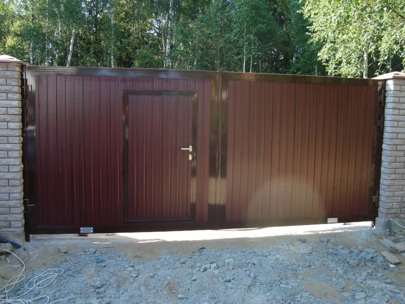 Уличные ворота DoorHan в Сыктывкаре с установкой