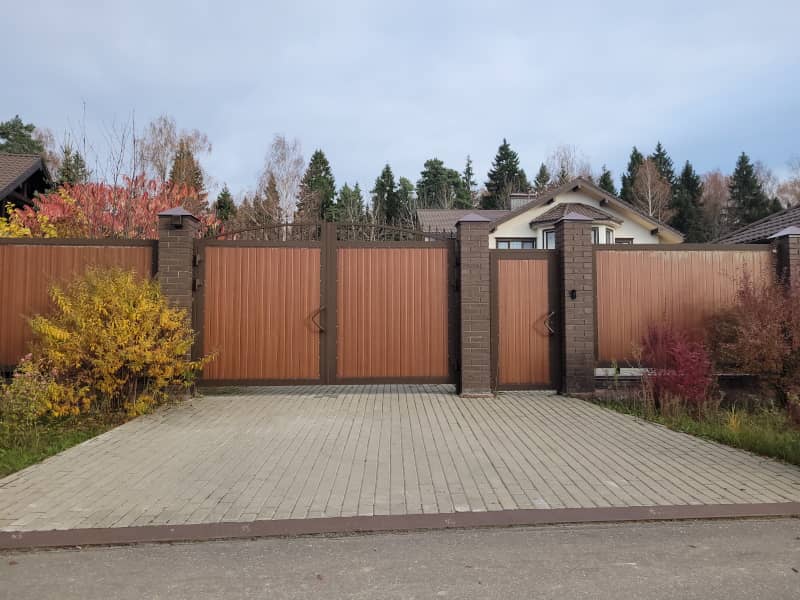 Уличные ворота DoorHan в Сыктывкаре с установкой